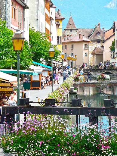 Eating and drinking in Annecy France