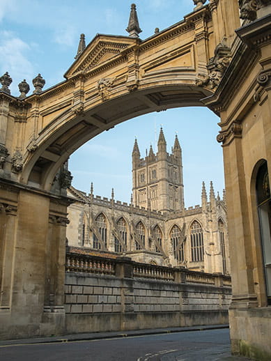 Beklim de abdijtoren van Bath