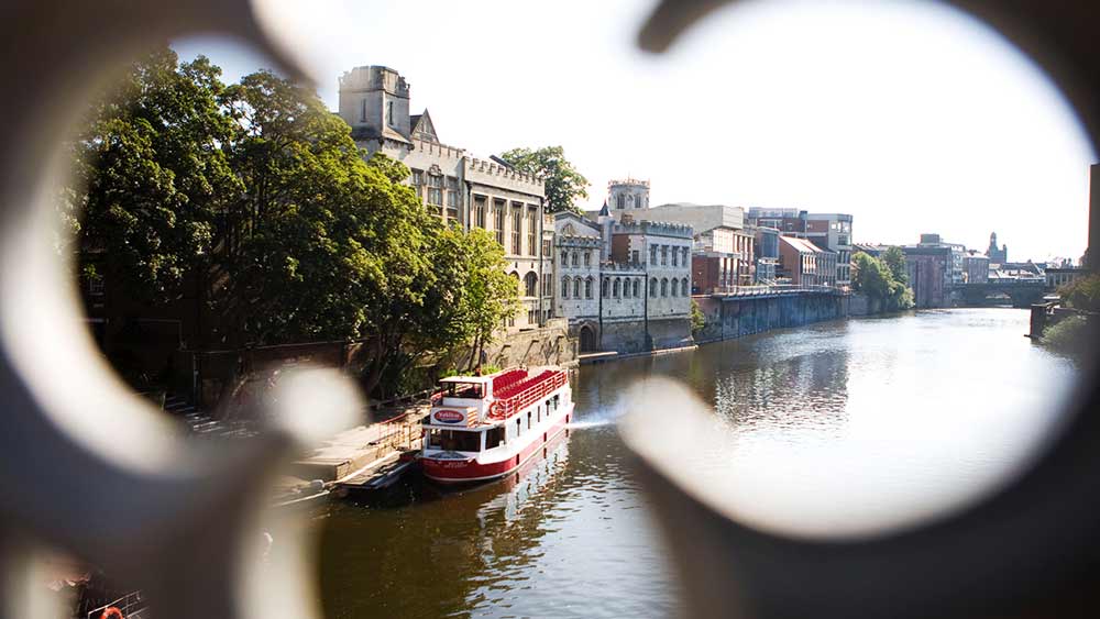 Blick über den Fluss Ouse in York, Yorkshire