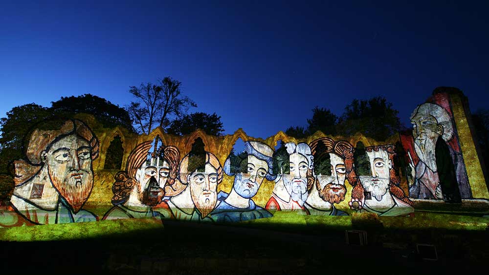 York Museum in England bei Nacht