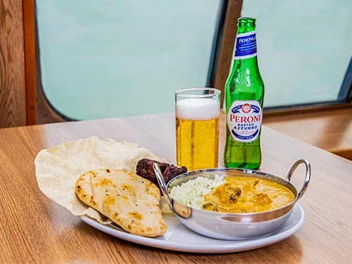 Curry und Bier im Restaurant P & O Ferries